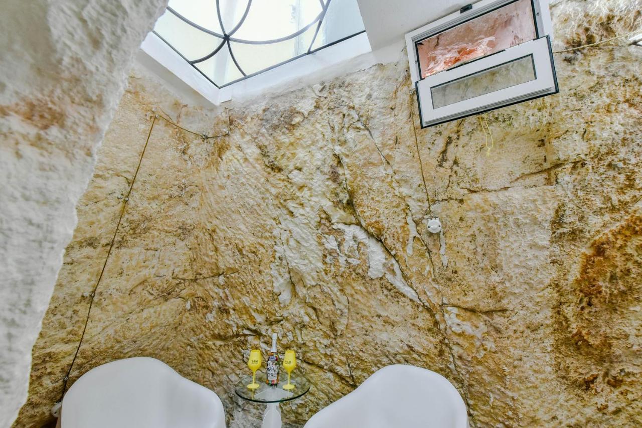 Grotta Antigone - 3Min Dal Centro Storico Apartment Ostuni Exterior photo
